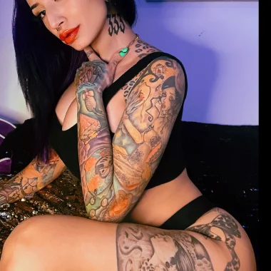 Your Cosmic Enchantress 🖤