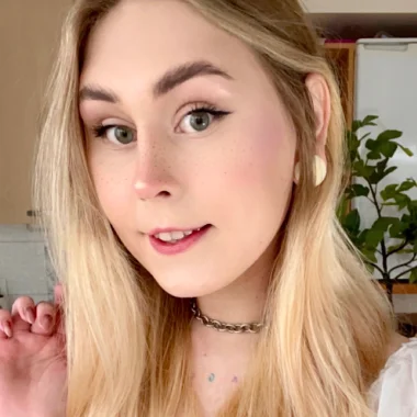 🌸 Eva Ellary