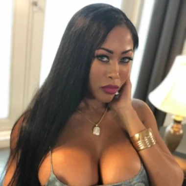 Moriah Mills 🍑 $4 Sale Ends Soon!