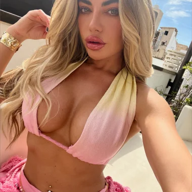 😈 Megan Barton-Hanson 😈