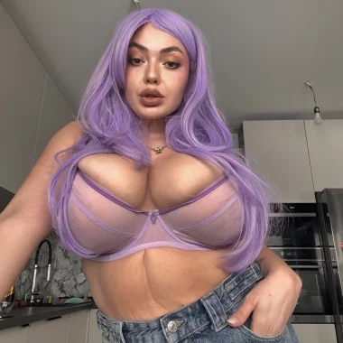 MiaBigTits