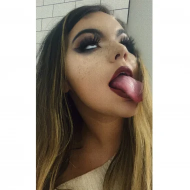 K A L E S 👅🍆