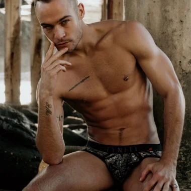 Chris.Topher