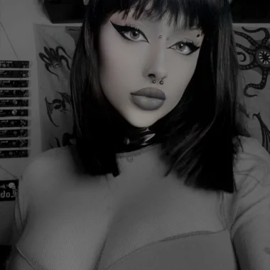 Goth Mommy Lilli | big tiddy goth gf