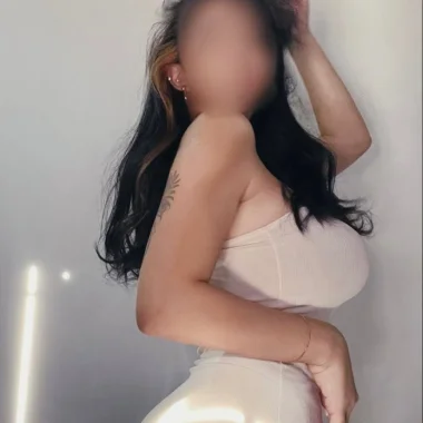 Freya 🌹 36E (British Chinese)