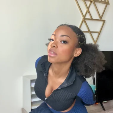 Zuri Bella Rose